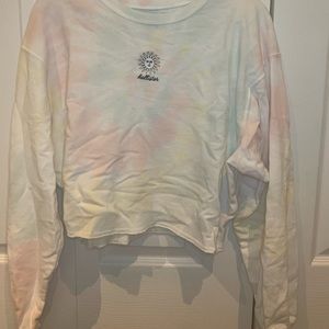tie-dye cropped crewneck